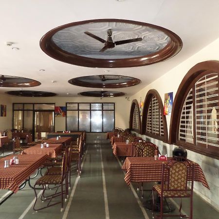 Hotel Ayodhya Nashik Ngoại thất bức ảnh
