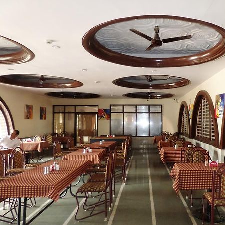 Hotel Ayodhya Nashik Ngoại thất bức ảnh