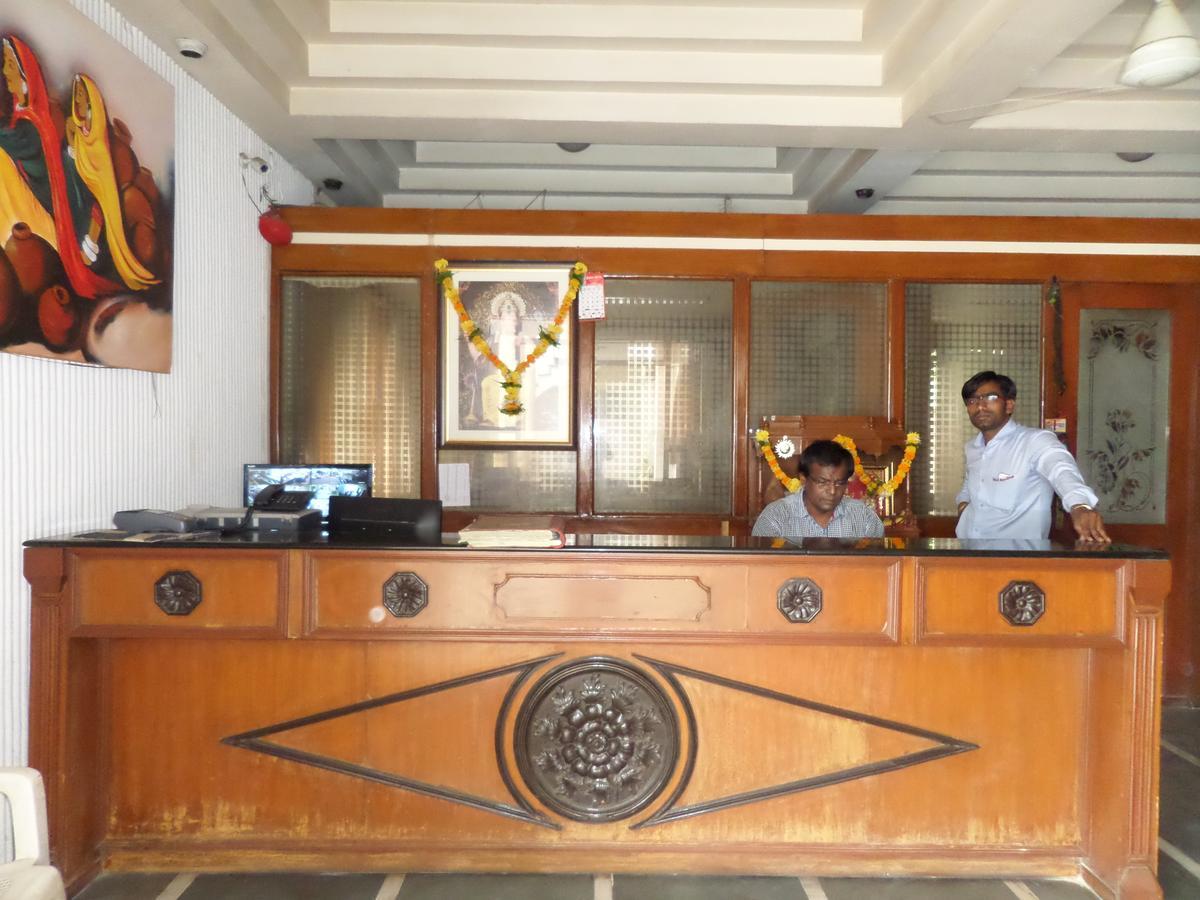 Hotel Ayodhya Nashik Ngoại thất bức ảnh