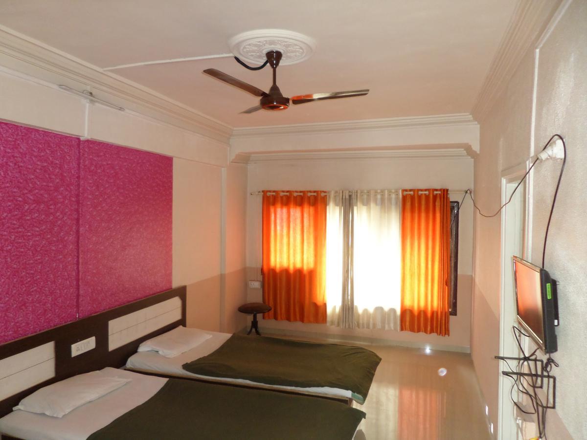 Hotel Ayodhya Nashik Ngoại thất bức ảnh